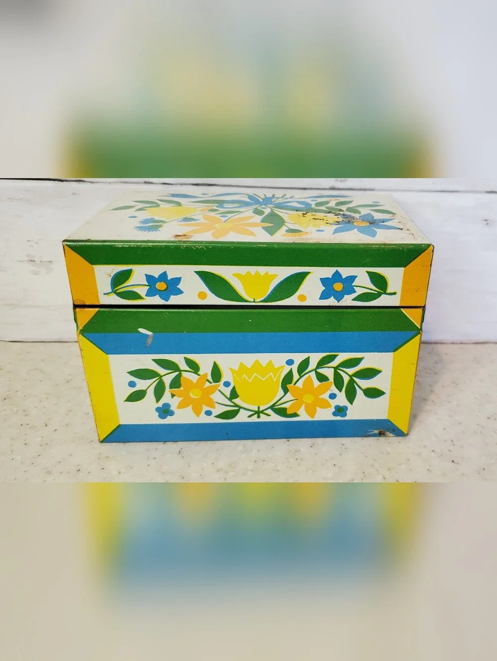 Vintage MCM Metal Recipe Box Floral Cottagecore Grandmacore Kitchen Storage Tin